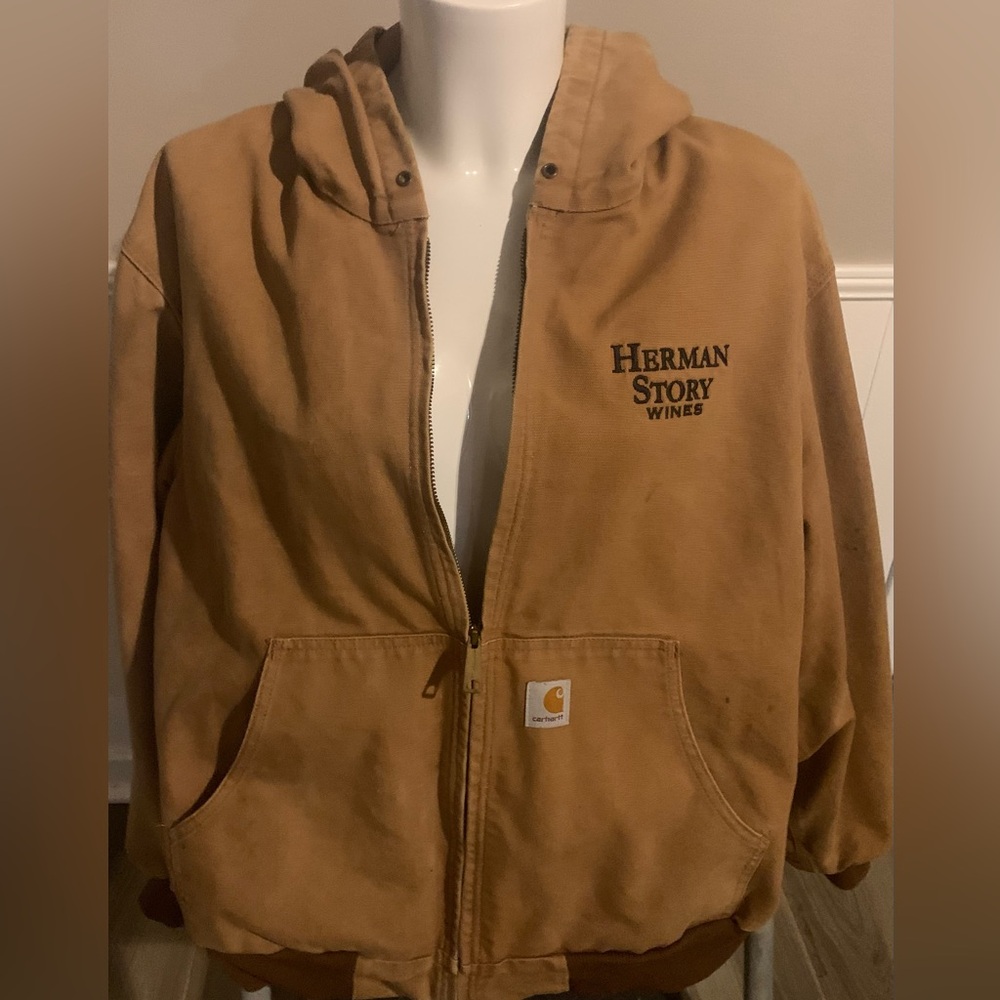 Carhartt heavy jacket. Made in USA. Large. Clean.  Smoke free.